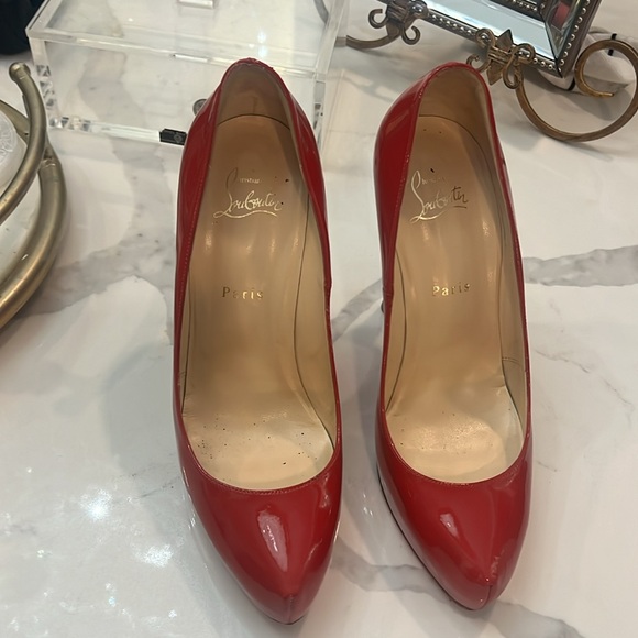 Louboutin heels size 39.5 - Picture 2 of 8